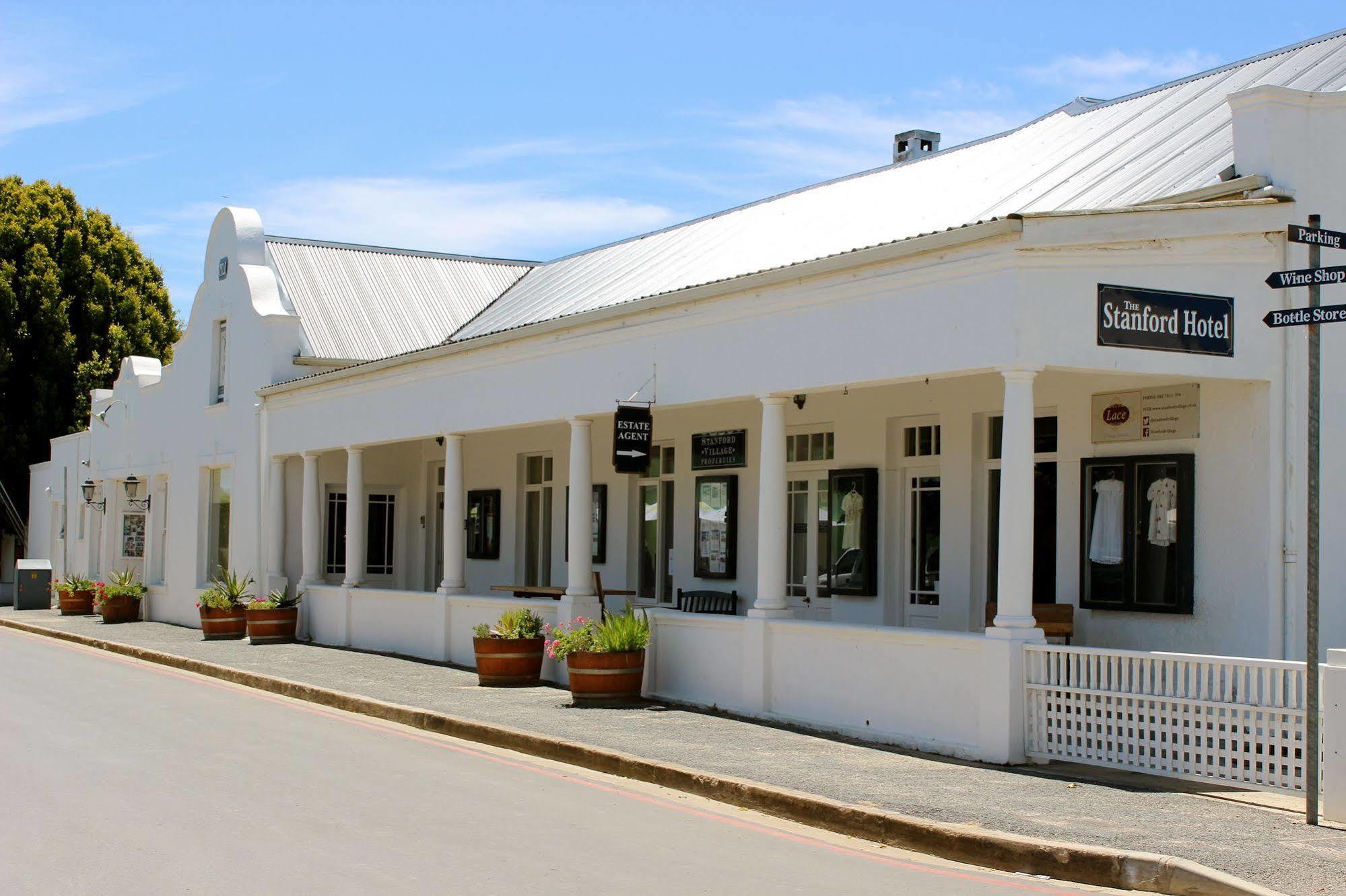 The Stanford Hotel Buitenkant foto